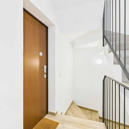 2curio Court House Charming In Malcantone