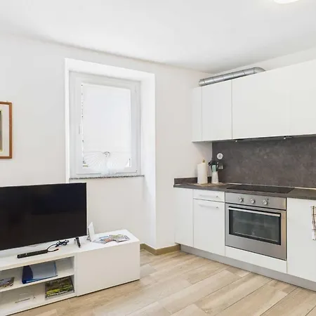 2curio Court House Charming In Malcantone * كيريو
