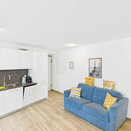 2curio Court House Charming In Malcantone شقة *